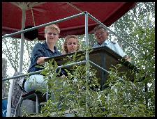 Doreen, Julia und Herr Stephan hatten vom Schiedsrichterturm aus alles im Griff.